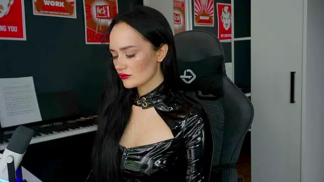 QueenAliss online show from September 2025 03:28:01 AM