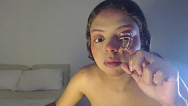 ValienteGirl  online show from February 2026 02:43:02 AM