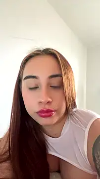 Snapshot of Elena222_ chatting on July 2026 10:17:02 PM Elena222 online show from July 2026 10:17:02 PM