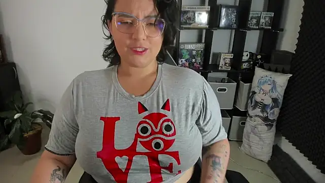 aika-dreams online show from December 2024 12:45:01 PM