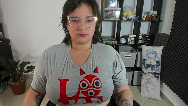 aika-dreams online show from February 2025 01:08:02 PM