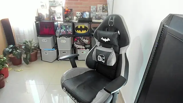 aika-dreams online show from September 2025 12:51:02 PM