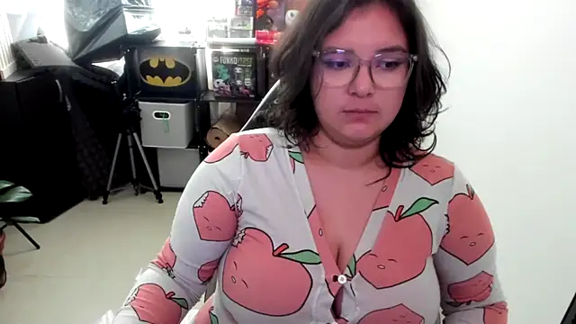 aika-dreams online show from December 2025 04:02:01 PM