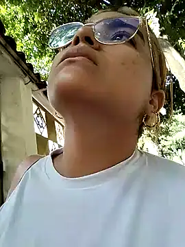 Snapshot of Mayssa_Cute chatting on December 2024 08:51:02 PM Mayssa Cute online show from December 2024 08:51:02 PM