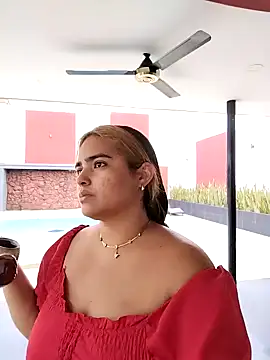 Snapshot of Mayssa_Cute chatting on December 2024 10:01:02 PM Mayssa Cute online show from December 2024 10:01:02 PM