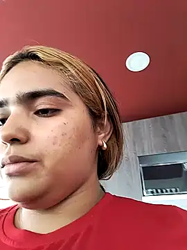 Snapshot of Mayssa_Cute chatting on December 2024 08:02:02 PM Mayssa Cute online show from December 2024 08:02:02 PM