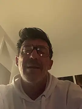 maxximere online show from March 2026 10:10:01 PM