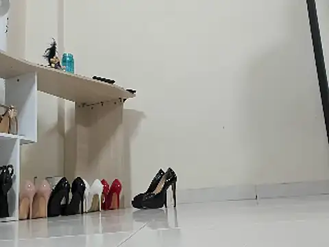 Snapshot of emely_garcia chatting on January 2025 11:28:01 PM emely garcia online show from January 2025 11:28:01 PM