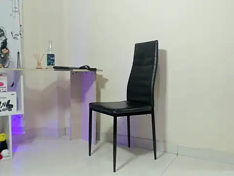 Snapshot of emely_garcia chatting on February 2025 10:20:01 PM emely garcia online show from February 2025 10:20:01 PM