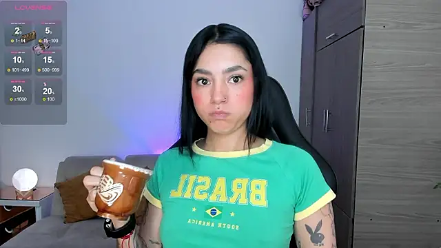 Lizzie corner v online show from January 2026 01:59:01 PM