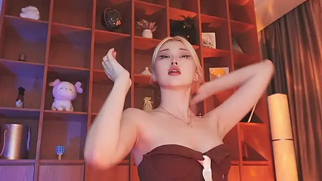 hyun chia online show from October 2025 07:38:01 PM