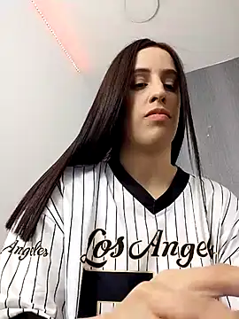 Amira Milker online show from February 2025 01:30:01 PM