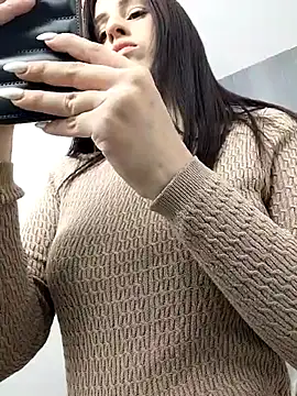 Amira Milker online show from February 2025 03:36:02 PM