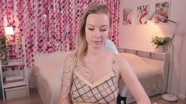 Snapshot of MissRightX chatting on February 2026 10:09:01 AM MissRightX online show from February 2026 10:09:01 AM