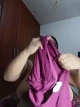 Snapshot of Van3orgasm4me chatting on October 2025 09:15:02 PM Van3orgasm4me online show from October 2025 09:15:02 PM