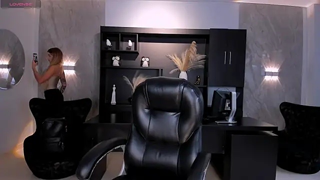 LexieWayne online show from July 2026 06:54:01 PM