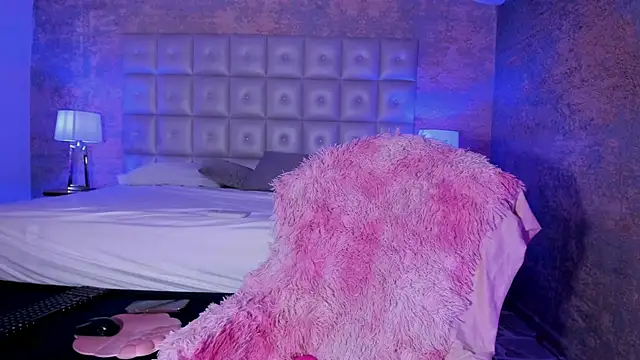 AntonellaRossi online show from December 2025 06:02:01 PM