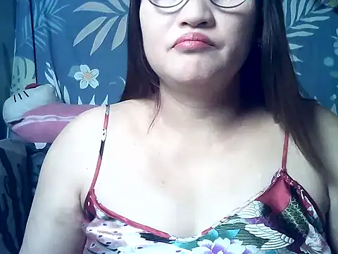 Snapshot of Amazing_Angel22 chatting on May 2026 03:50:01 PM Amazing Angel22 online show from May 2026 03:50:01 PM