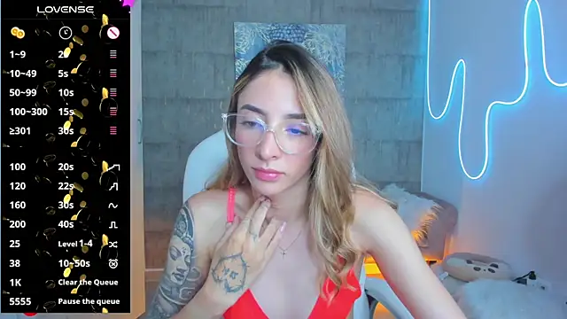 Snapshot of barbie_scoth_ chatting on January 2025 08:31:02 PM barbie scoth  online show from January 2025 08:31:02 PM