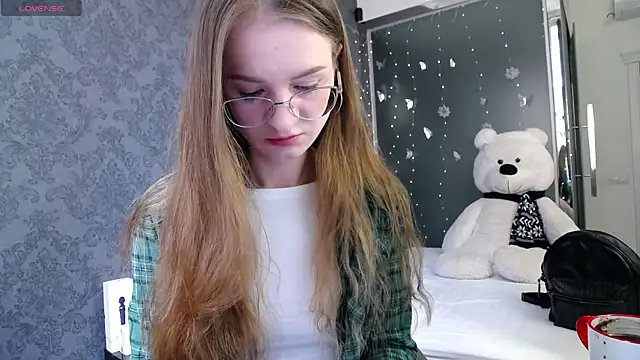 KateJonson online show from June 2026 07:03:02 AM