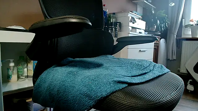 suedel65 online show from October 2025 03:00:01 PM