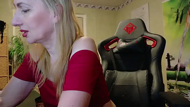 HotLana69 online show from February 2026 05:08:01 PM