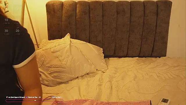 bunnycuteshy online show from September 2025 04:06:02 PM