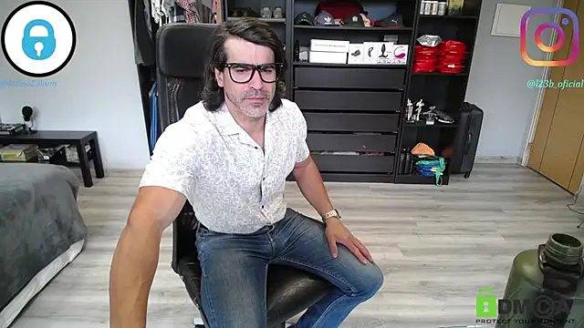 samricci21 online show from April 2026 11:04:01 AM