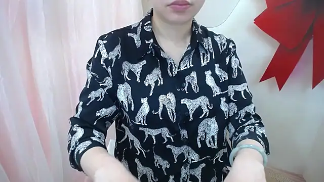 Leiershery online show from October 2025 01:17:02 AM