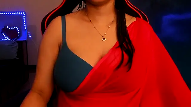 Snapshot of South_indian_tickly chatting on February 2025 11:13:02 PM South indian tickly online show from February 2025 11:13:02 PM