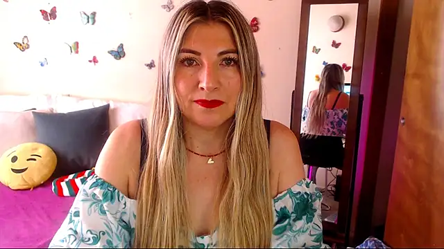 Jolie-Mature online show from November 2025 06:42:02 PM