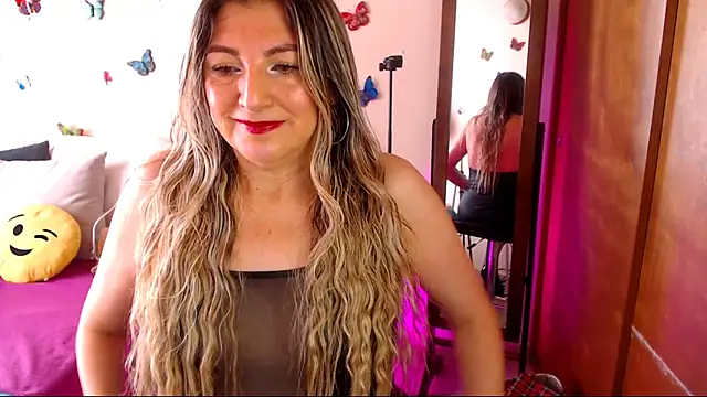 Jolie-Mature online show from March 2026 05:41:01 PM