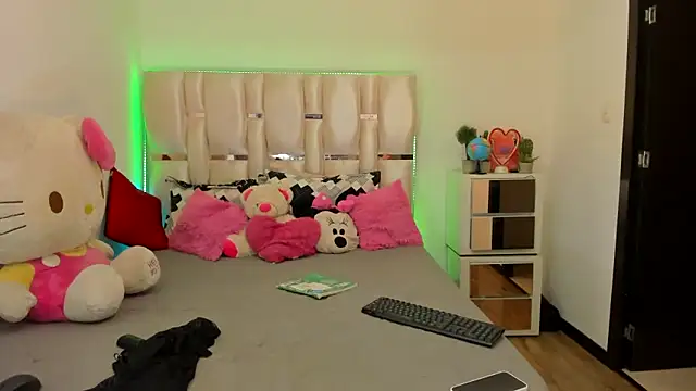 viioolleettaa online show from December 2024 09:06:02 AM