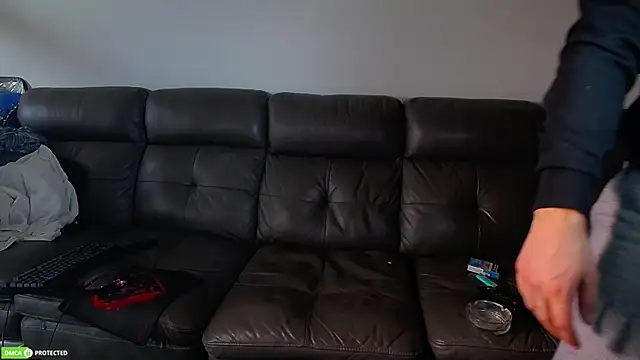 Snapshot of CrazyDom1 chatting on October 2025 11:07:02 AM CrazyDom1 online show from October 2025 11:07:02 AM