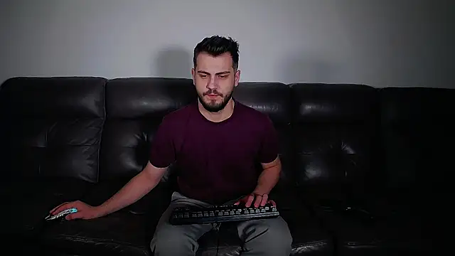 Snapshot of CrazyDom1 chatting on February 2026 05:42:02 PM CrazyDom1 online show from February 2026 05:42:02 PM