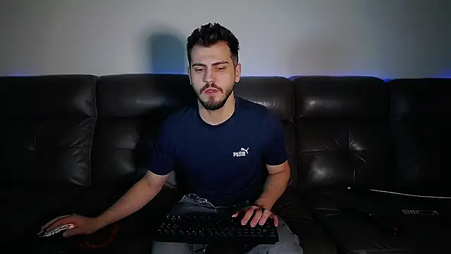 Snapshot of CrazyDom1 chatting on February 2026 12:24:02 PM CrazyDom1 online show from February 2026 12:24:02 PM