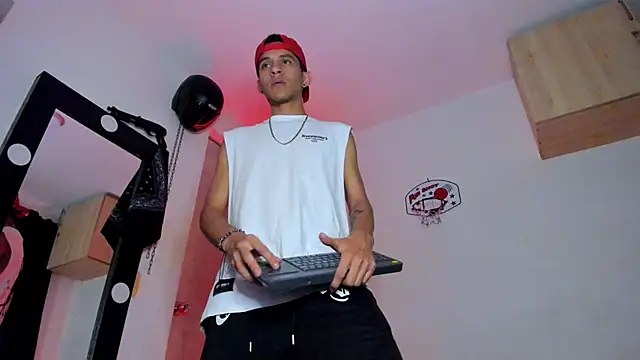 Samuel Suarez online show from January 2026 01:30:01 AM