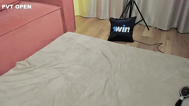 hlopushkahouse online show from January 2025 05:02:02 PM