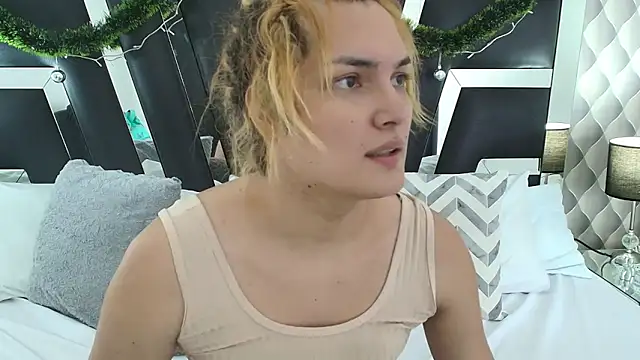 Snapshot of katya_kozlov chatting on January 2025 03:17:02 AM katya kozlov online show from January 2025 03:17:02 AM