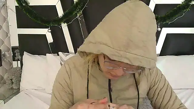 Snapshot of katya_kozlov chatting on January 2025 02:29:02 AM katya kozlov online show from January 2025 02:29:02 AM