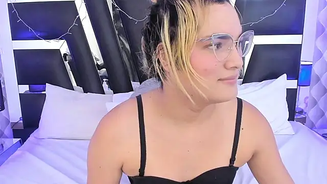 Snapshot of katya_kozlov chatting on March 2025 09:26:02 PM katya kozlov online show from March 2025 09:26:02 PM