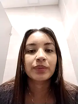 Snapshot of aisha_es chatting on October 2025 06:38:02 PM aisha es online show from October 2025 06:38:02 PM