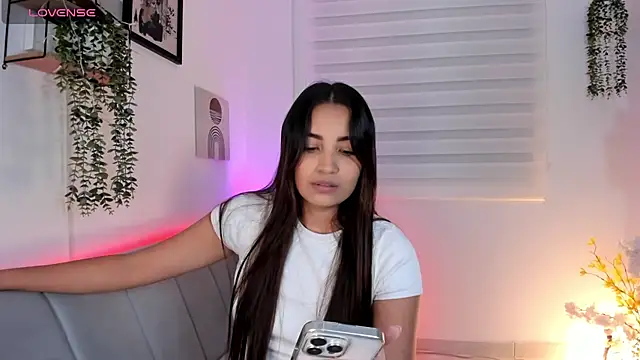 aisha es online show from February 2026 11:41:02 PM