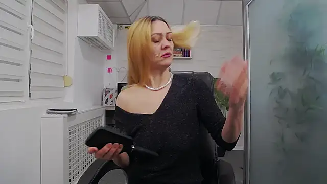 EllaMilf  online show from November 2025 01:33:02 PM