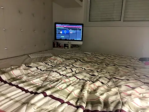 Snapshot of SabrinaRussel chatting on December 2024 12:19:02 AM SabrinaRussel online show from December 2024 12:19:02 AM