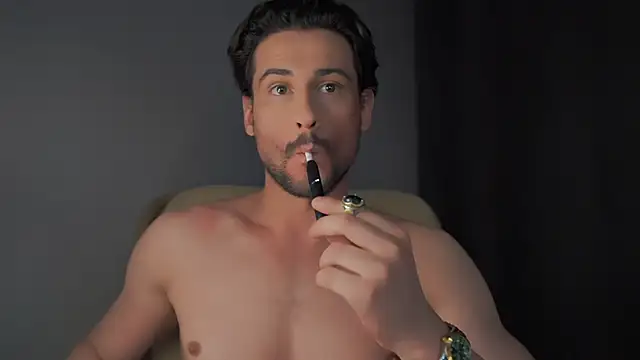 Keen   Luckystrike online show from December 2024 06:07:02 AM