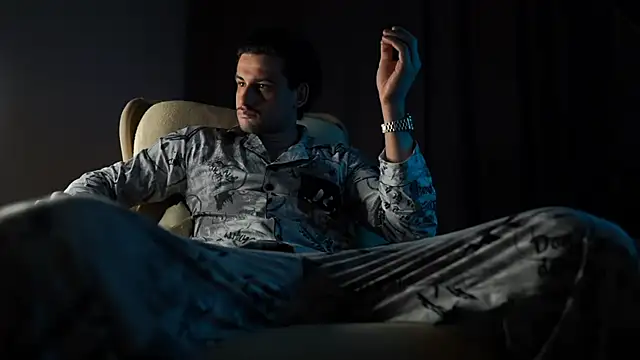 Keen   Luckystrike online show from February 2025 10:01:01 PM