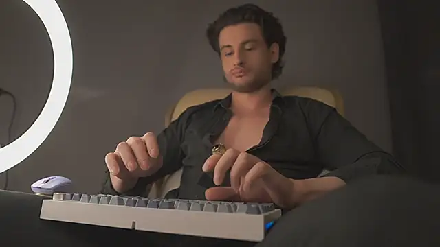 Keen   Luckystrike online show from March 2025 01:54:01 AM