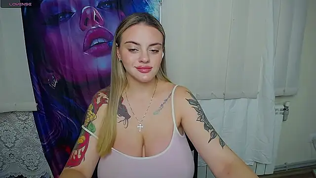 Snapshot of Lilia_Moon chatting on July 2026 06:38:01 AM Lilia Moon online show from July 2026 06:38:01 AM