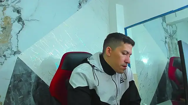 yeckodream online show from November 2025 05:43:01 AM